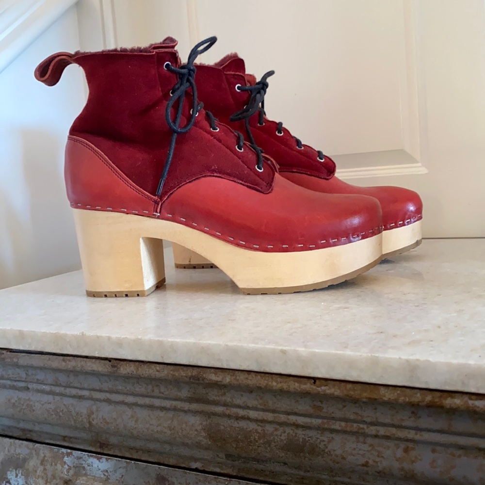 HASBEENS leather clog w/ suede Sherpa lining